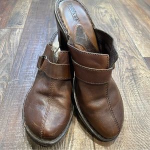 Born clogs